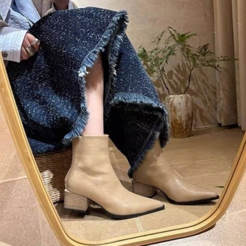 Vintage Fashion Style - 2026 Street Style Designer Vintage Pointed