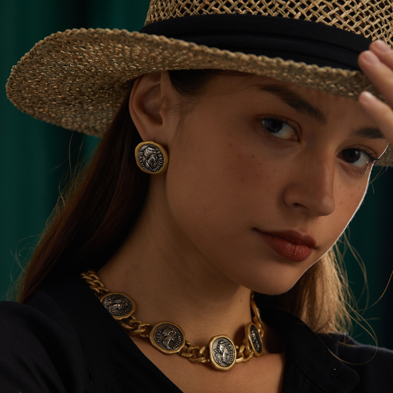 Vintage Beauty Coin Old Money  - огляд і ціна Vintage Fashion Old Money