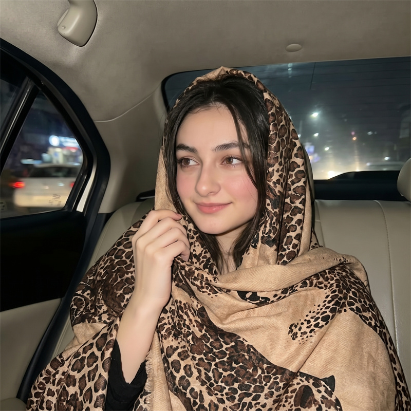 Vintage Leopard Print Hijab an - огляд і ціна Vintage Fashion Hijab