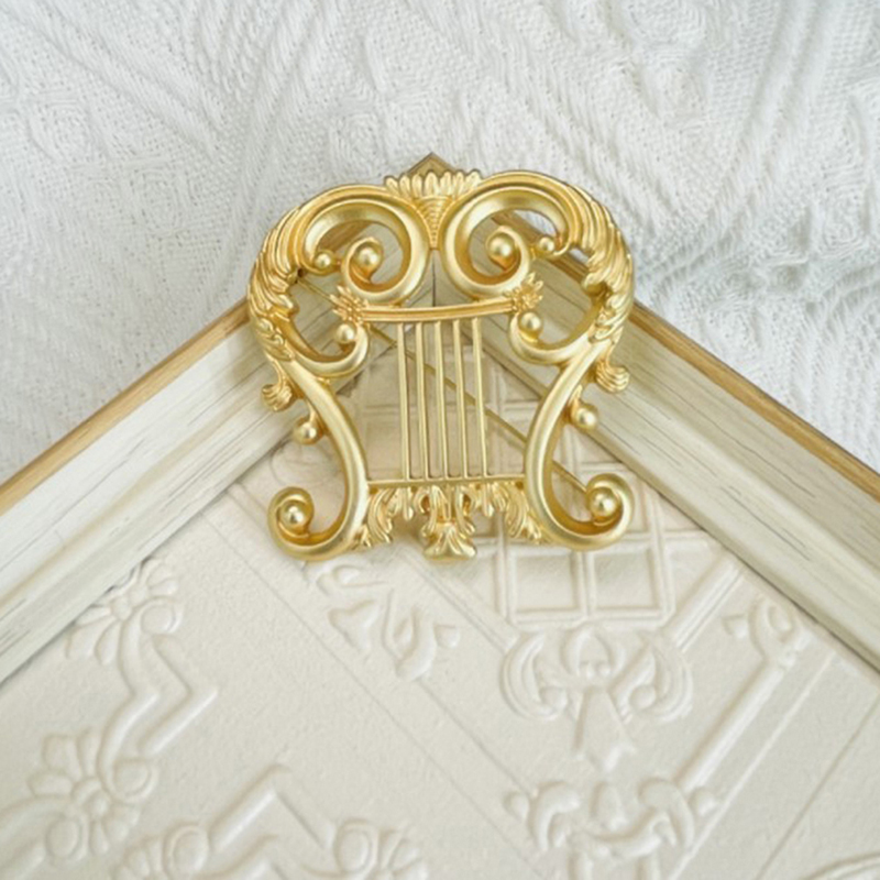Vintage Golden Harp Brooch Jew - огляд і ціна Vintage Fashion Postcards