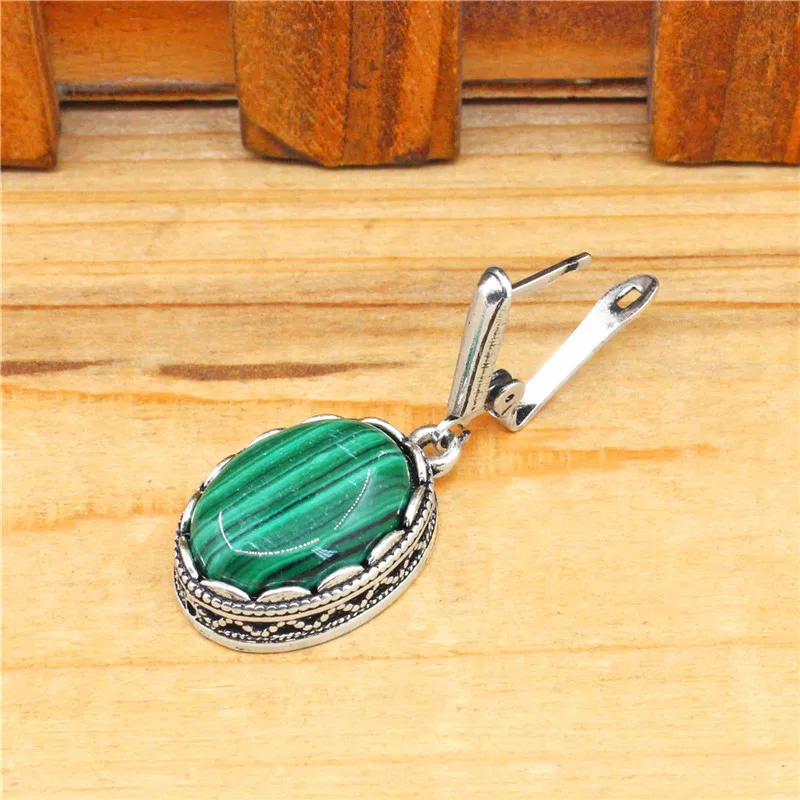 Flower Oval Malachite Dangle E - огляд і ціна Vintage Fashion Looks