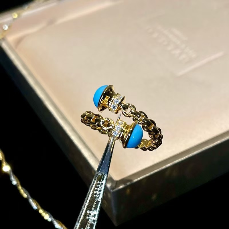 Old Money Style Gold Synthetic - огляд і ціна Vintage Fashion Old Money